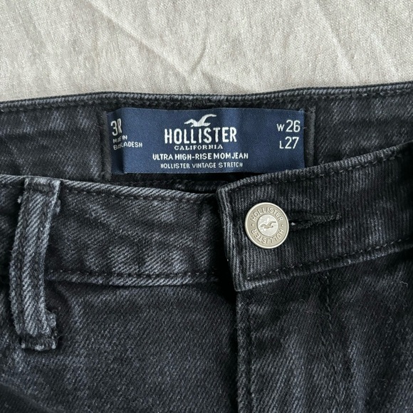 Black Hollister Ultra High Rise Stretch Mom Jeans - Picture 5 of 6
